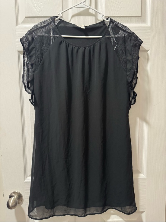 C Dresses & Skirts - C Black Lace-Sleeve Tunic Dress